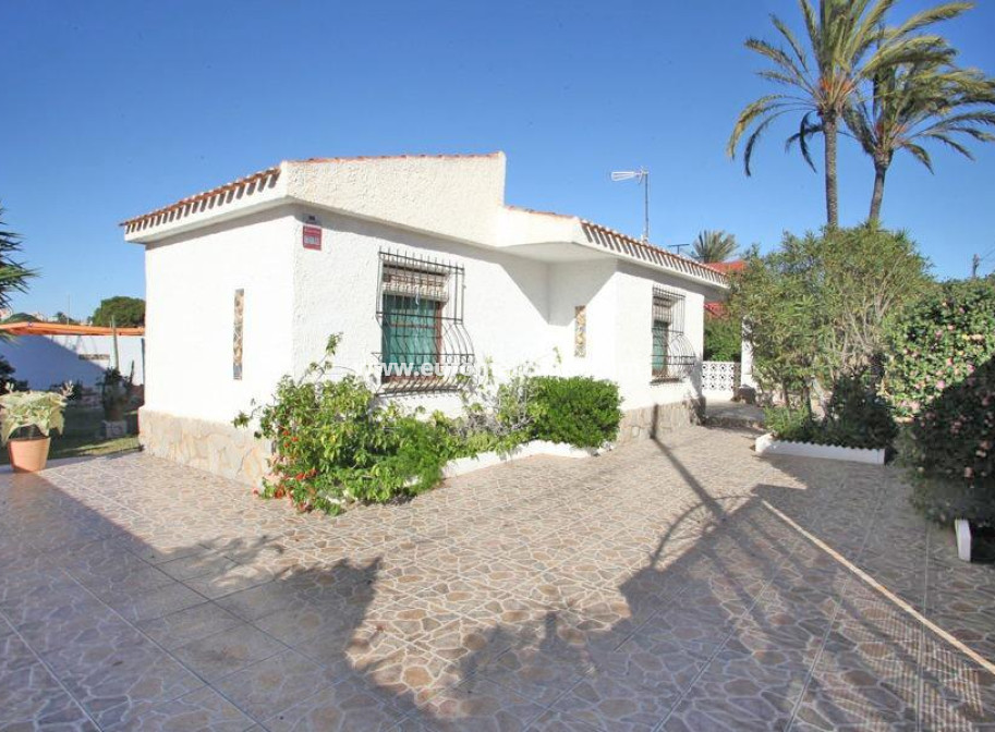 Sale - Chalet - Torrevieja - TORREVIEJA