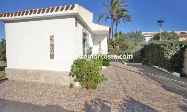 Sale - Chalet - Torrevieja - TORREVIEJA