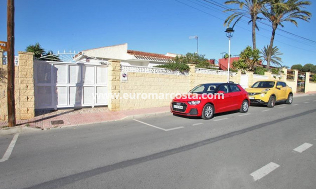 Sale - Chalet - Torrevieja - TORREVIEJA