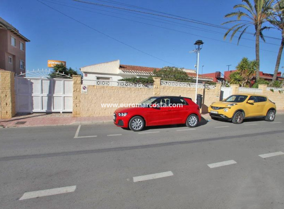Sale - Chalet - Torrevieja - TORREVIEJA