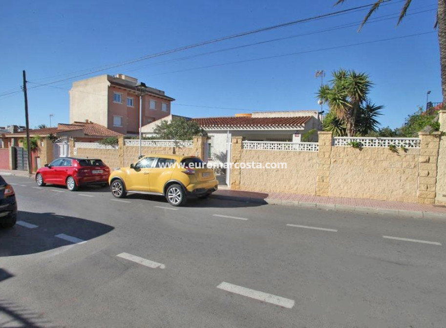 Sale - Chalet - Torrevieja - TORREVIEJA