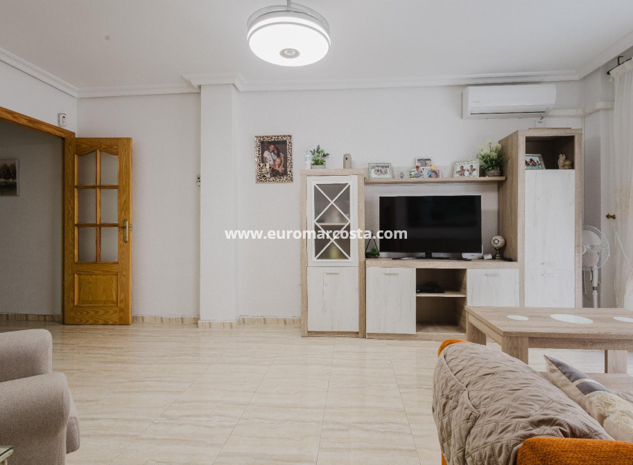 Sale - Apartment / flat - Torrevieja - TORREVIEJA