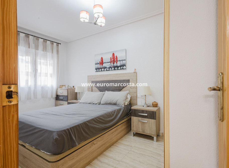 Sale - Apartment / flat - Torrevieja - TORREVIEJA