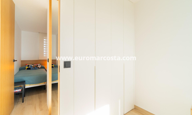 Sale - Apartment / flat - Guardamar del Segura - Puerto Deportivo