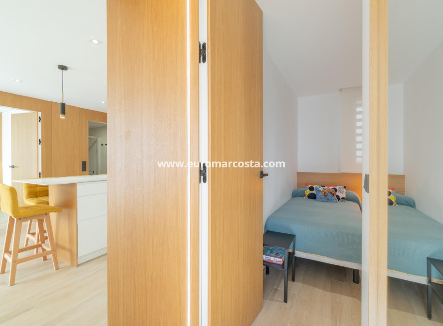 Sale - Apartment / flat - Guardamar del Segura - Puerto Deportivo