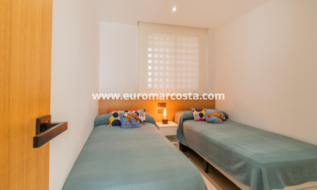 Sale - Apartment / flat - Guardamar del Segura - Puerto Deportivo