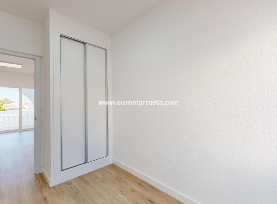 Venta - Bungalow - Orihuela Costa - Blue Lagoon