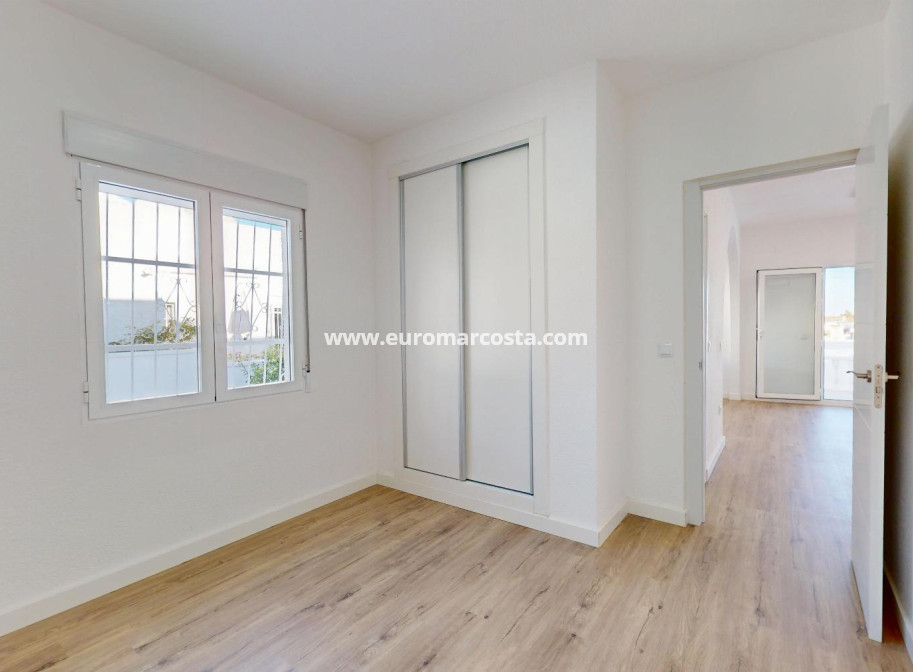 Venta - Bungalow - Orihuela Costa - Blue Lagoon