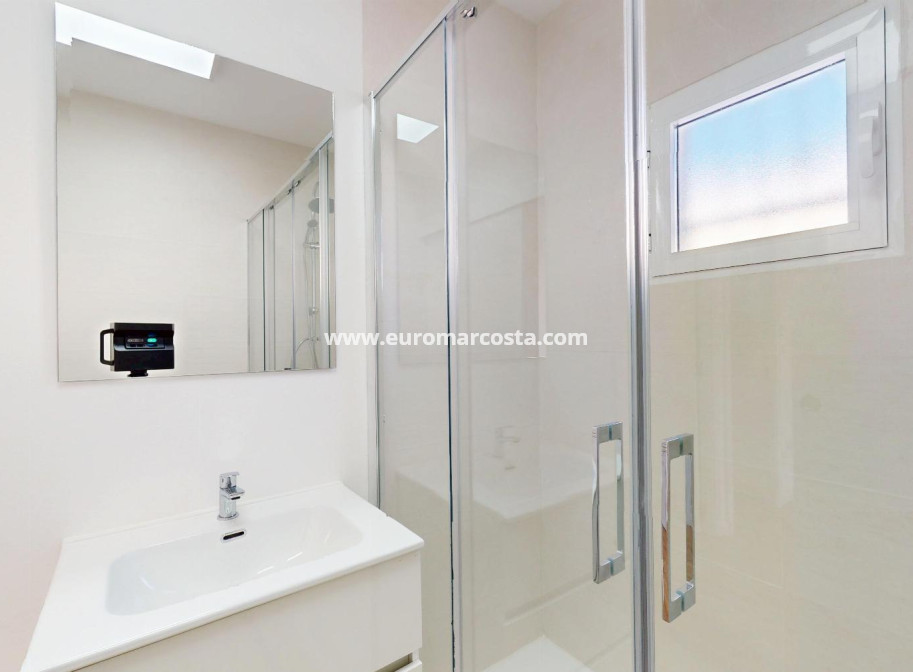 Venta - Bungalow - Orihuela Costa - Blue Lagoon