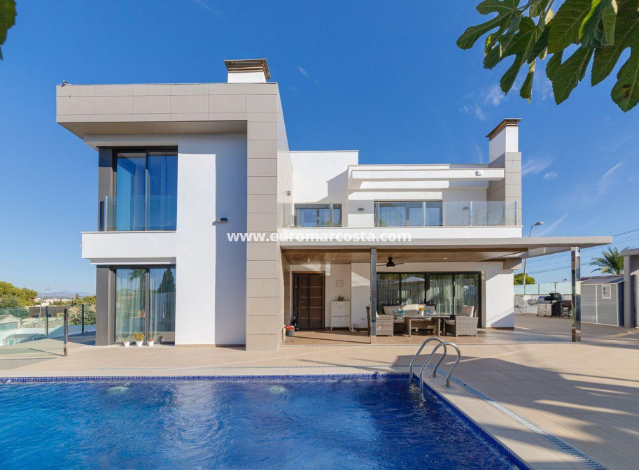 Objekte zum Wiederverkauf - Villa freitstehend - Torrevieja - TORREVIEJA