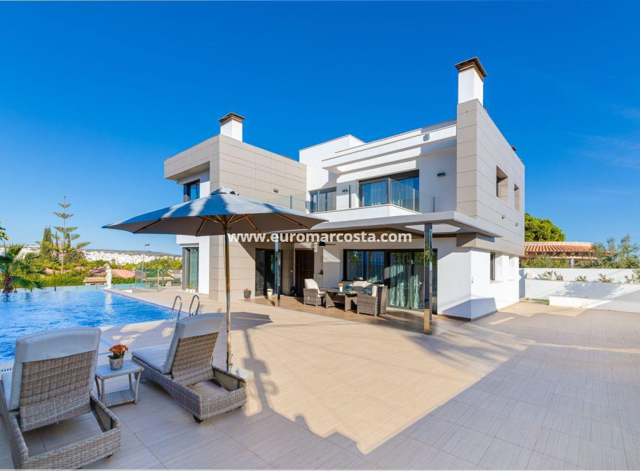Objekte zum Wiederverkauf - Villa freitstehend - Torrevieja - TORREVIEJA