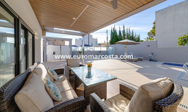 Objekte zum Wiederverkauf - Villa freitstehend - Torrevieja - TORREVIEJA