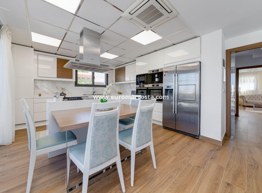 Objekte zum Wiederverkauf - Villa freitstehend - Torrevieja - TORREVIEJA