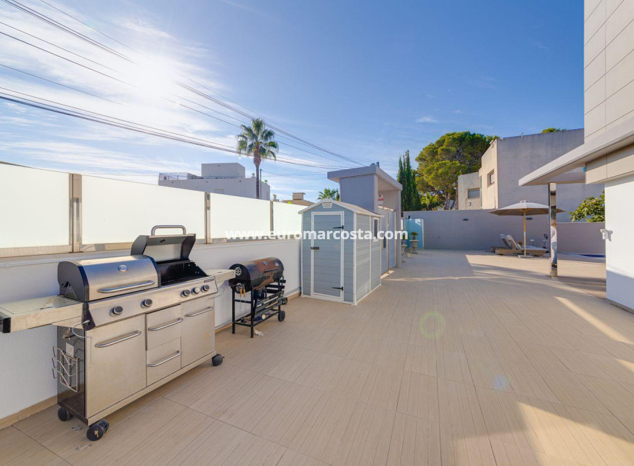 Objekte zum Wiederverkauf - Villa freitstehend - Torrevieja - TORREVIEJA