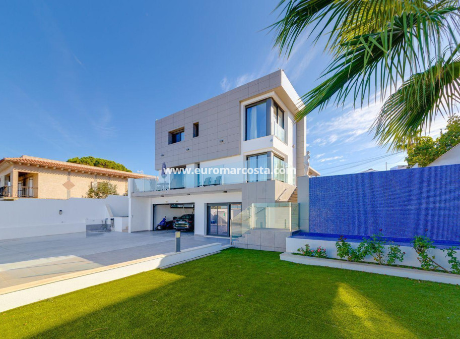 Objekte zum Wiederverkauf - Villa freitstehend - Torrevieja - TORREVIEJA