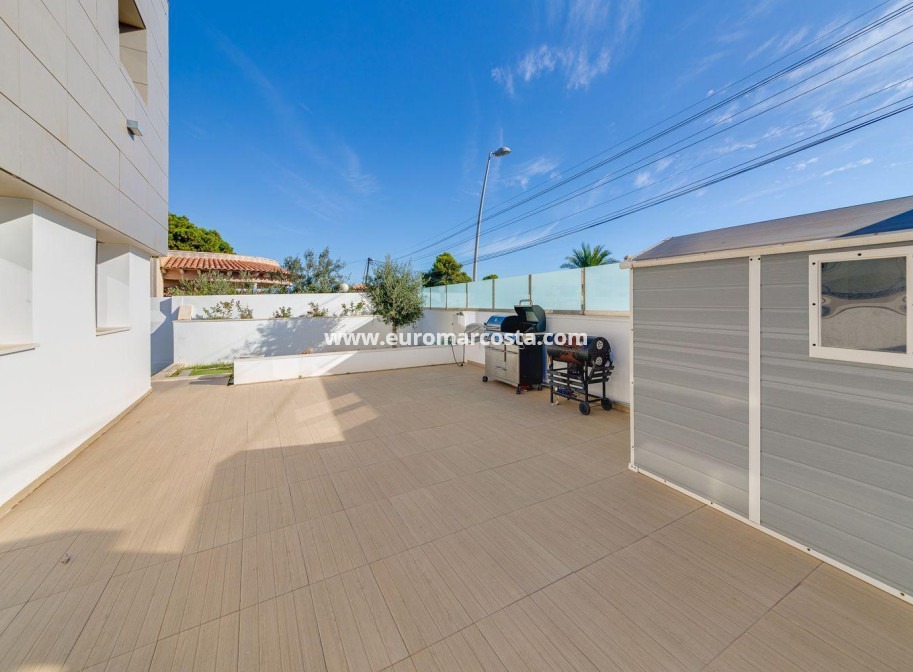 Objekte zum Wiederverkauf - Villa freitstehend - Torrevieja - TORREVIEJA