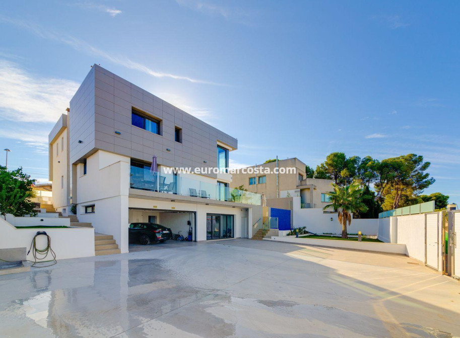 Objekte zum Wiederverkauf - Villa freitstehend - Torrevieja - TORREVIEJA