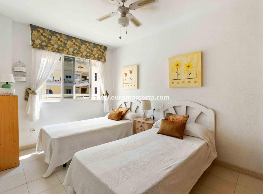 Sale - Apartment / flat - Orihuela Costa