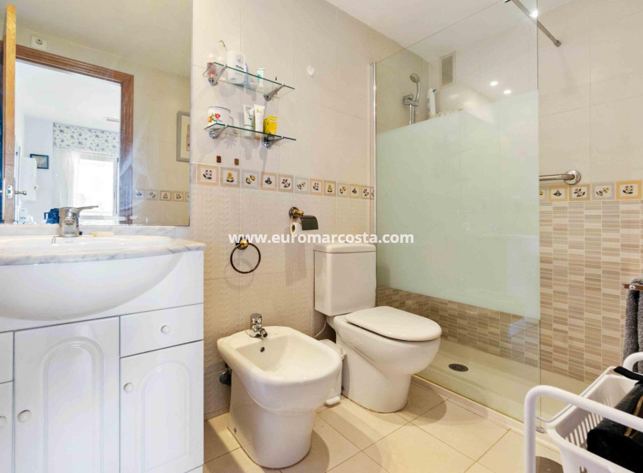 Sale - Apartment / flat - Orihuela Costa