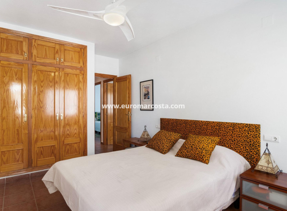 Sale - Apartment / flat - Orihuela Costa