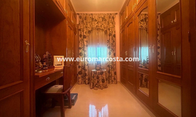 Sale - Villa - Orihuela Costa