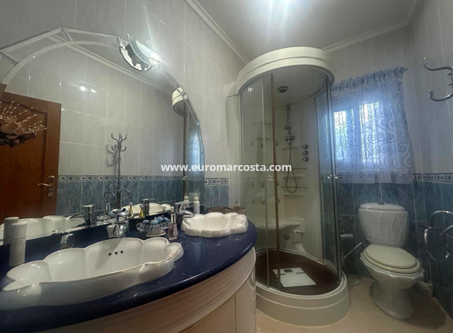 Sale - Villa - Orihuela Costa