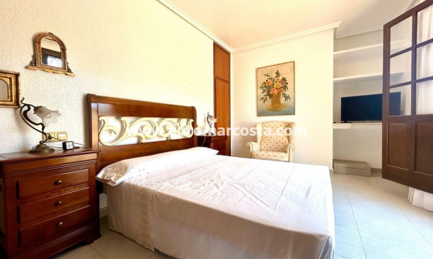 Sale - Villa - Orihuela Costa