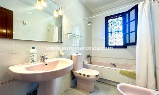 Sale - Villa - Orihuela Costa