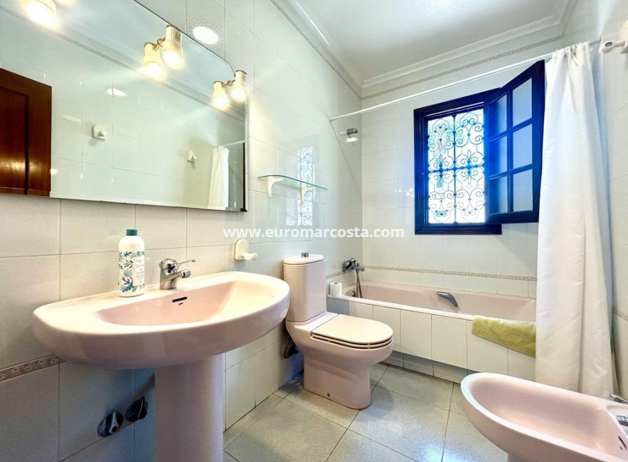 Sale - Villa - Orihuela Costa