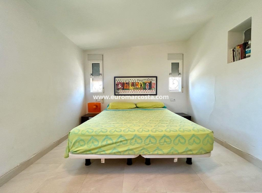 Sale - Villa - Orihuela Costa