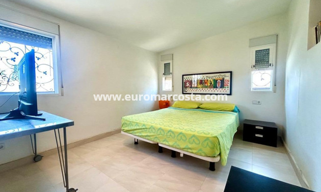 Sale - Villa - Orihuela Costa