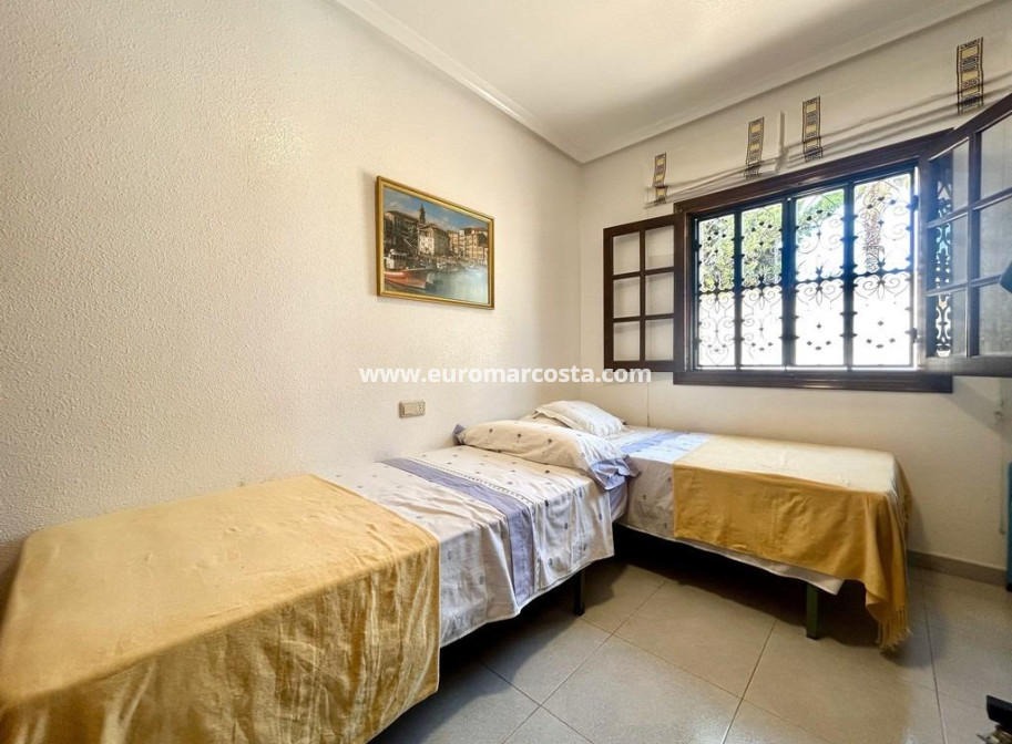 Sale - Villa - Orihuela Costa