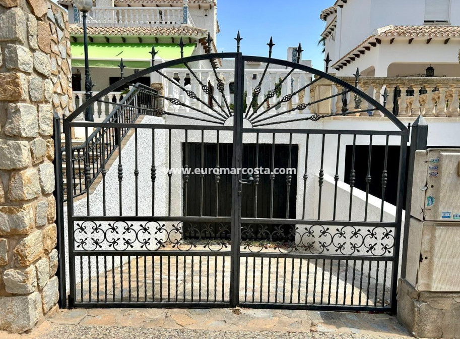 Sale - Villa - Orihuela Costa