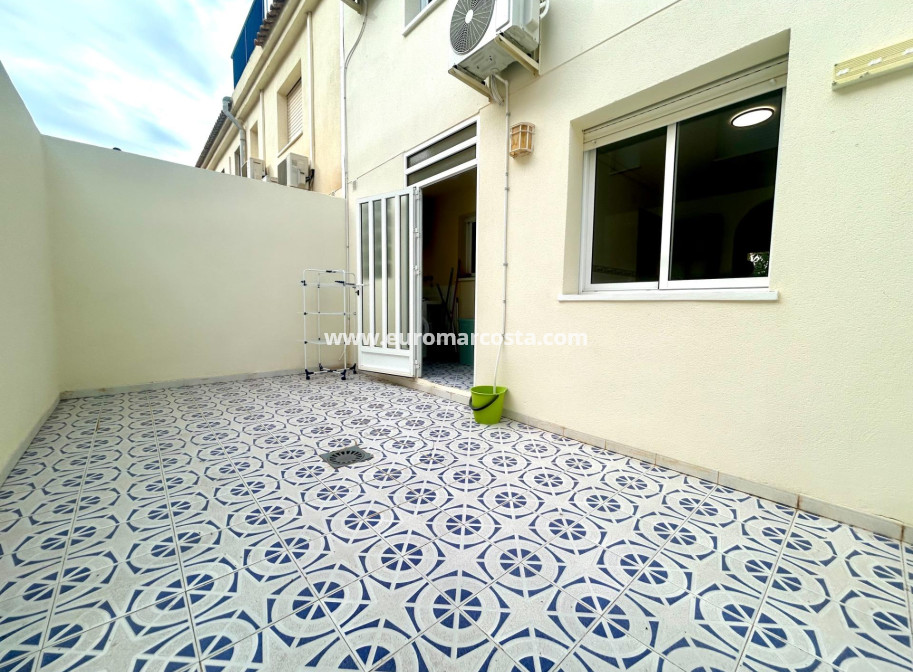 Sale - Townhouse - Orihuela Costa