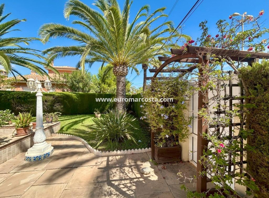 Venta - Villa - Orihuela Costa