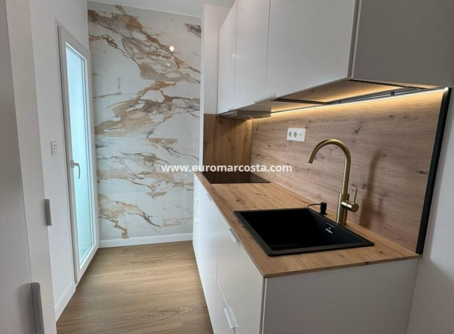 Sale - Apartment / flat - Torrevieja - TORREVIEJA