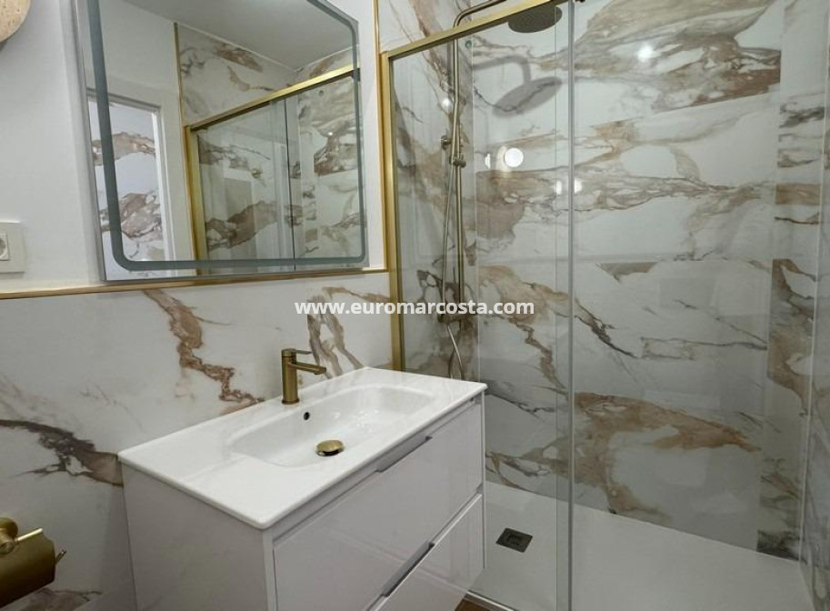 Sale - Apartment / flat - Torrevieja - TORREVIEJA