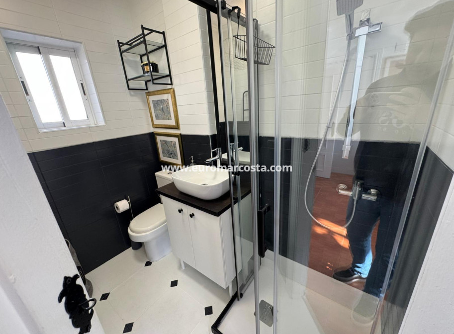 Objekte zum Wiederverkauf - Bungalow - Torrevieja - TORREVIEJA