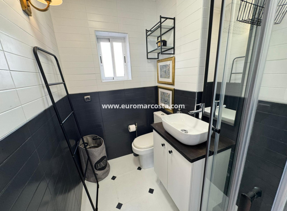 Objekte zum Wiederverkauf - Bungalow - Torrevieja - TORREVIEJA