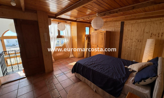 Objekte zum Wiederverkauf - Bungalow - Torrevieja - TORREVIEJA