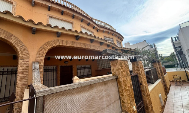 Objekte zum Wiederverkauf - Stadthaus - Guardamar del Segura - Urbanizaciones