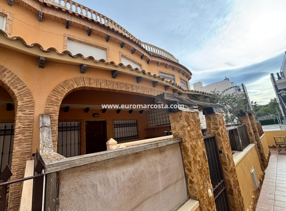 Objekte zum Wiederverkauf - Stadthaus - Guardamar del Segura - Urbanizaciones