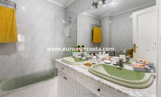 Sale - Apartment / flat - Torrevieja - TORREVIEJA