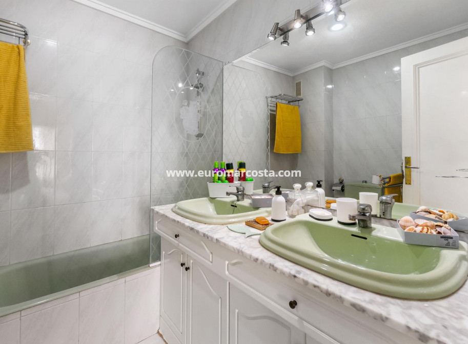 Sale - Apartment / flat - Torrevieja - TORREVIEJA