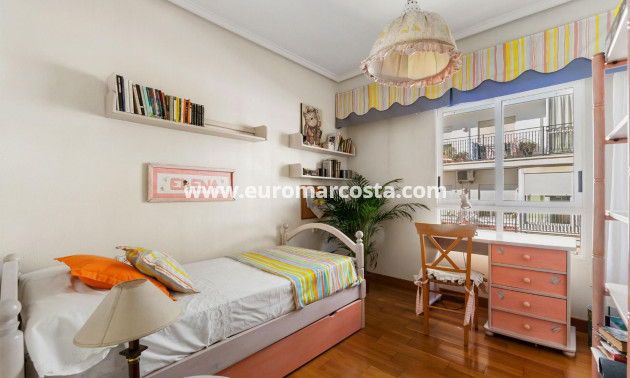 Sale - Apartment / flat - Torrevieja - TORREVIEJA