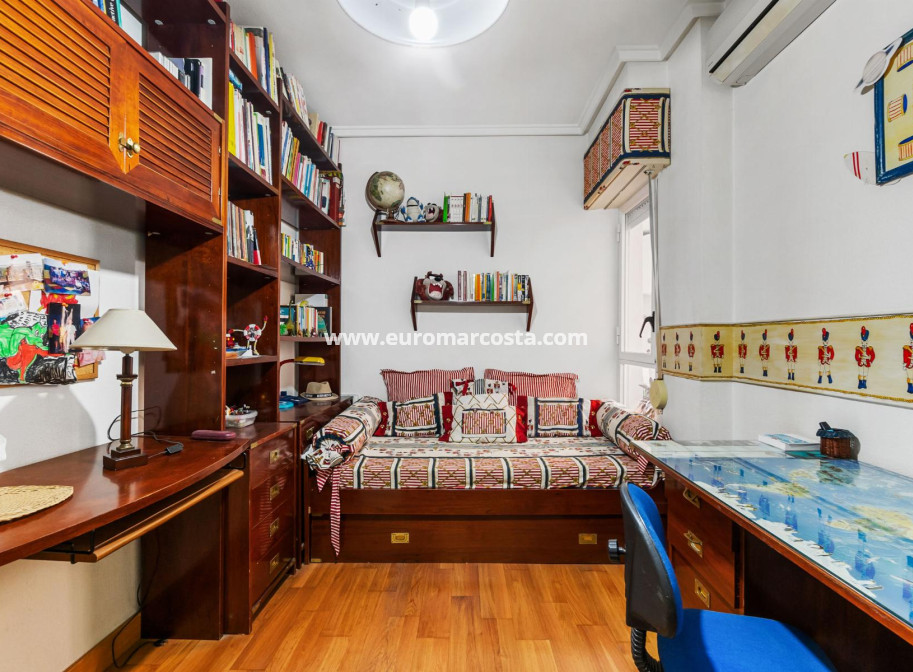 Sale - Apartment / flat - Torrevieja - TORREVIEJA