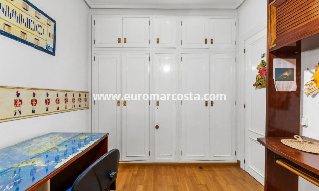 Sale - Apartment / flat - Torrevieja - TORREVIEJA