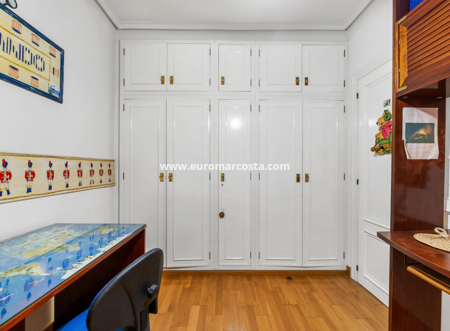 Sale - Apartment / flat - Torrevieja - TORREVIEJA