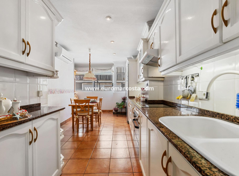 Sale - Apartment / flat - Torrevieja - TORREVIEJA