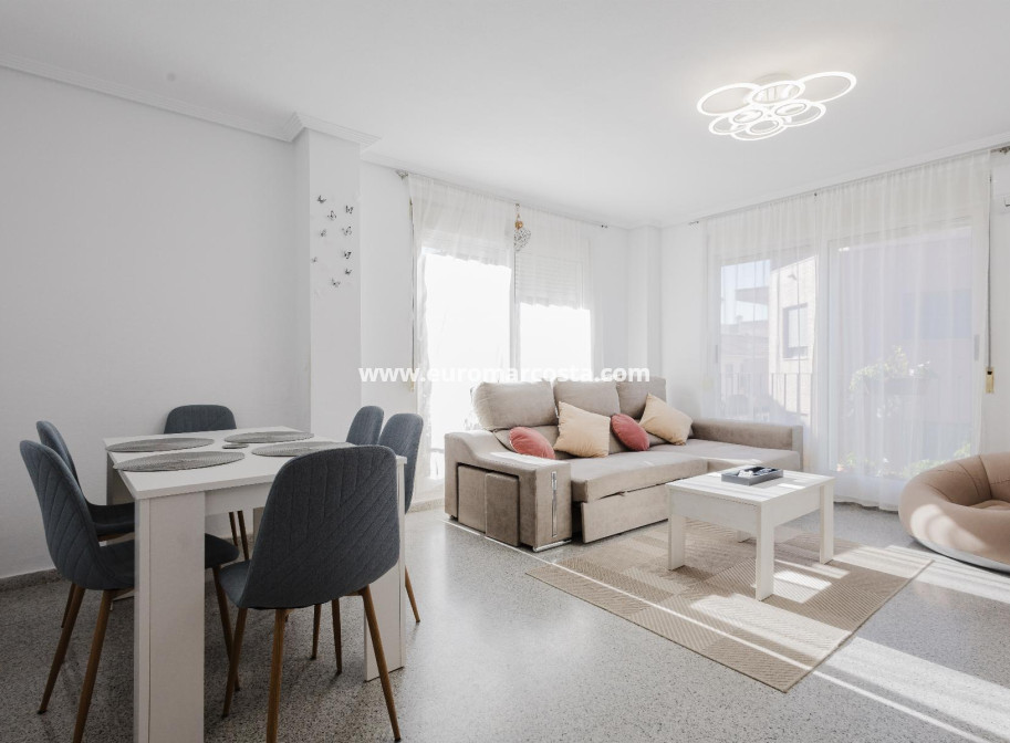 Sale - Apartment / flat - San Miguel de Salinas